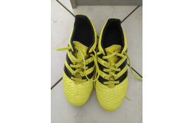Crampon de foot ADIDAS Pointure 35